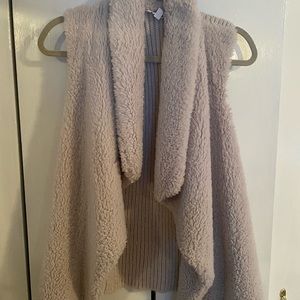 BB Dakota Fuzzy Vest